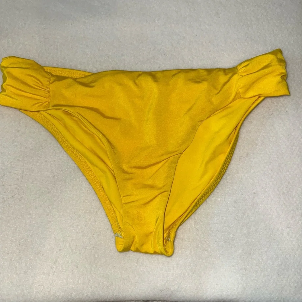 Trina Turk SZ 8 Studio Solids Shirred Tab Side‎ Bikini Bottoms SUNSHINE yellow
